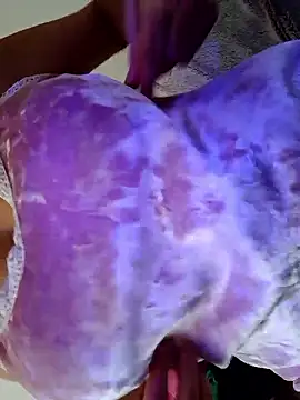 Snapshot of BellyDancer1 chatting on November 1, 1:57 pm BellyDancer1 online show from November 1, 1:57 pm