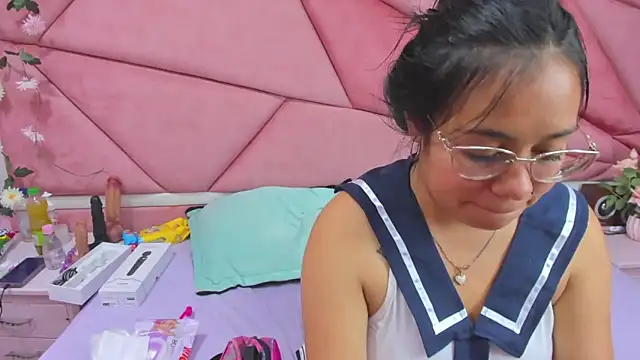 Snapshot of _Violeta_18 chatting on September 14, 4:22 am Violeta 18 online show from September 14, 4:22 am