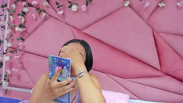 Snapshot of _Violeta_18 chatting on October 11, 3:17 am Violeta 18 online show from October 11, 3:17 am