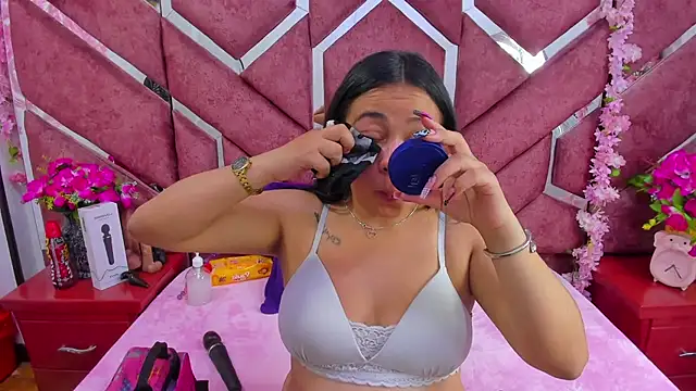 Snapshot of _Violeta_18 chatting on October 21, 3:07 am Violeta 18 online show from October 21, 3:07 am