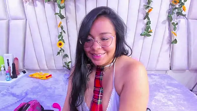 Snapshot of _Violeta_18 chatting on October 30, 2:35 am Violeta 18 online show from October 30, 2:35 am