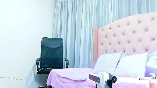 scarlettbooty online show from October 15, 2:22 am