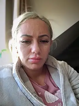 Jennifer24    online show from February 14, 8:22 am