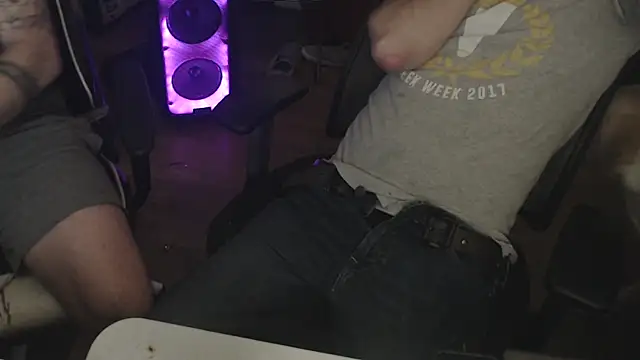 Snapshot of weknowourworth6999 chatting on September 14, 1:32 pm weknowourworth6999 online show from September 14, 1:32 pm