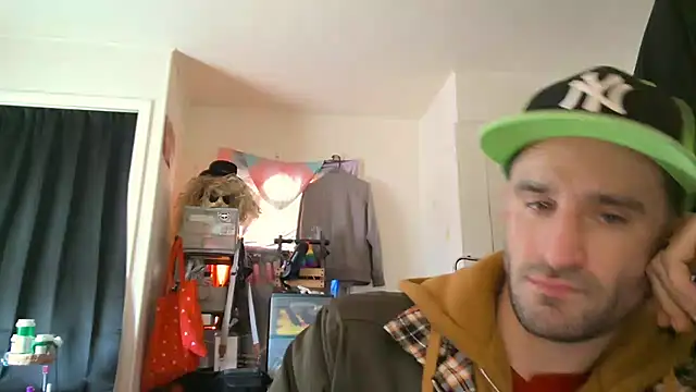 Snapshot of weknowourworth6999 chatting on October 2, 6:26 pm weknowourworth6999 online show from October 2, 6:26 pm