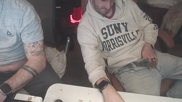 Snapshot of weknowourworth6999 chatting on October 26, 10:04 pm weknowourworth6999 online show from October 26, 10:04 pm