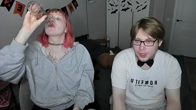 JayMollyy online show from October 25, 6:02 pm