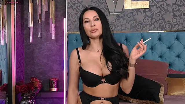 Snapshot of Vanessao1 chatting on April 7, 7:20 am Vanessao1 online show from April 7, 7:20 am