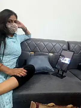 Decant Ruhi143 online show from March 5, 5:18 pm