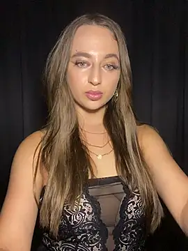 AlisaQSky online show from July 27, 11:45 pm