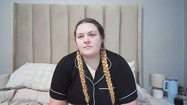 Neytjie online show from July 5, 6:04 pm