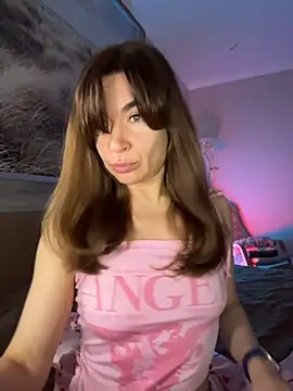 Mary Kiitty online show from May 6, 9:36 am