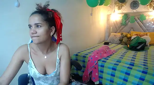 Snapshot of emma_morgan_1 chatting on March 21, 12:06 pm emma morgan 1 online show from March 21, 12:06 pm