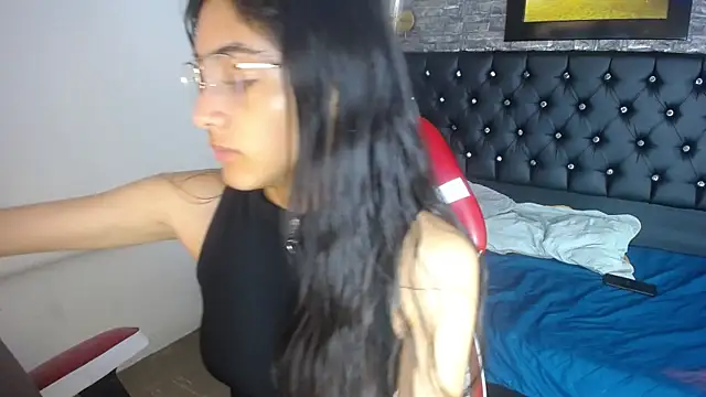 Valen Person online show from March 7, 12:01 pm