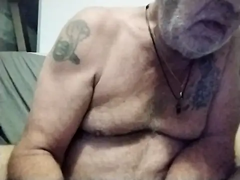 coolbrady17 online show from March 18, 11:31 pm