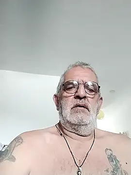 coolbrady17 online show from September 13, 4:45 am