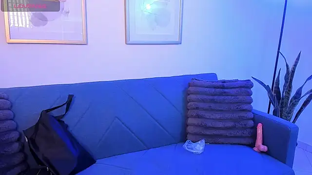 Snapshot of BellaRosee__ chatting on March 15, 7:27 pm BellaRosee online show from March 15, 7:27 pm