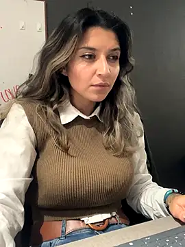 Isabella Varella online show from November 24, 5:12 pm