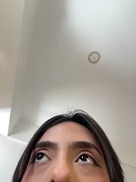 ZaraLuuv online show from February 13, 6:26 pm