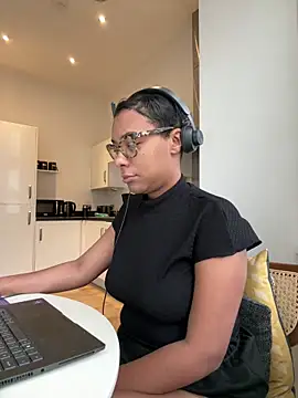 Melia Rayne online show from November 14, 10:47 am