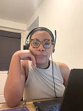 Melia Rayne online show from November 28, 10:07 am