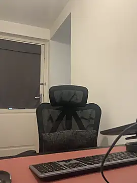 Snapshot of Melia_Rayne chatting on March 13, 10:44 am Melia Rayne online show from March 13, 10:44 am