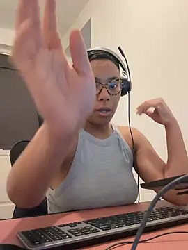 Snapshot of Melia_Rayne chatting on March 25, 10:10 am Melia Rayne online show from March 25, 10:10 am