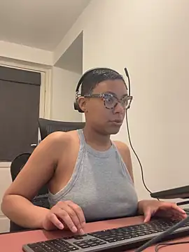 Snapshot of Melia_Rayne chatting on March 27, 10:48 am Melia Rayne online show from March 27, 10:48 am