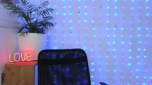 neferutt online show from January 14, 3:28 pm