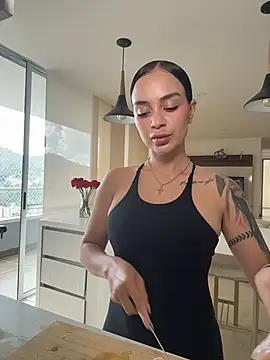 ValentinaMilann online show from May 4, 6:37 pm