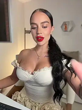 ValentinaMilann online show from May 22, 12:51 am