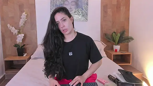 Snapshot of isabella_winkler chatting on June 11, 11:08 am isabella winkler online show from June 11, 11:08 am