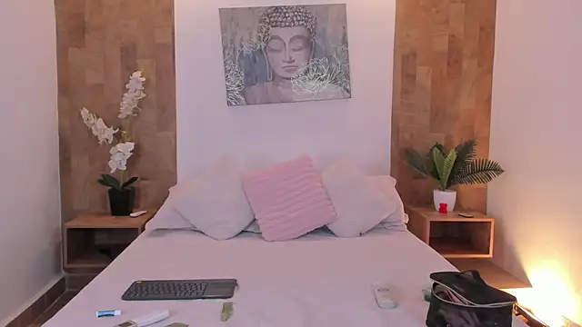 Snapshot of isabella_winkler chatting on June 13, 10:57 am isabella winkler online show from June 13, 10:57 am