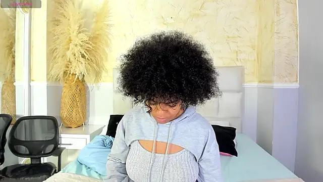 Snapshot of SarahLynn7 chatting on February 7, 9:29 pm SarahLynn7 online show from February 7, 9:29 pm