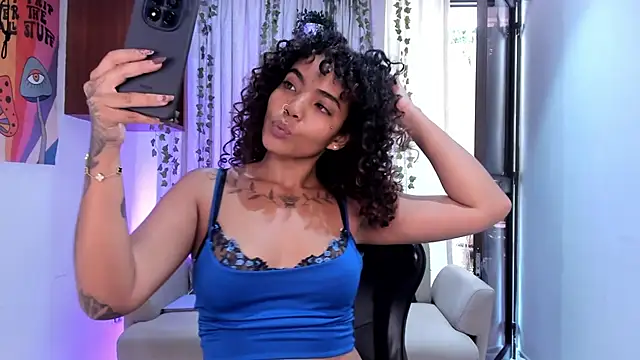 Snapshot of SarahLynn7 chatting on March 31, 6:41 pm SarahLynn7 online show from March 31, 6:41 pm