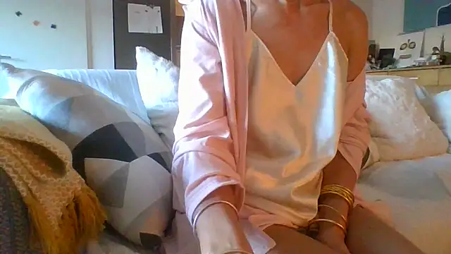 Valentinette online show from October 30, 6:59 am