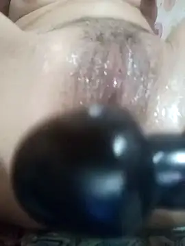 Snapshot of sarayulith chatting on September 18, 5:37 pm sarayulith online show from September 18, 5:37 pm