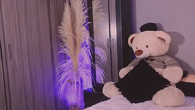 ErosKhaos online show from April 18, 9:37 pm