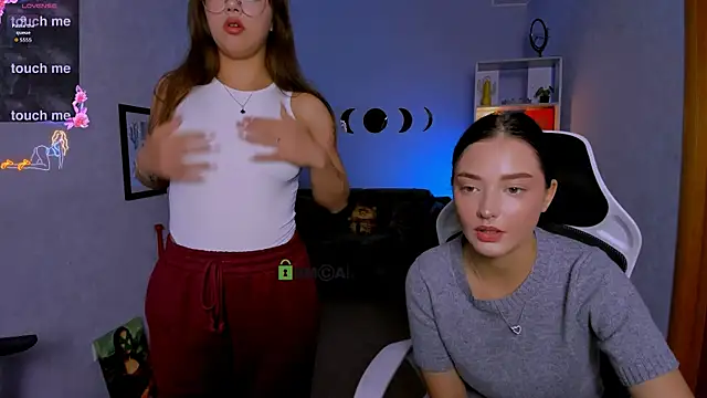 kiki swan online show from September 26, 6:50 am