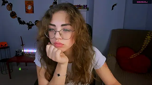 kiki swan online show from October 28, 6:50 am