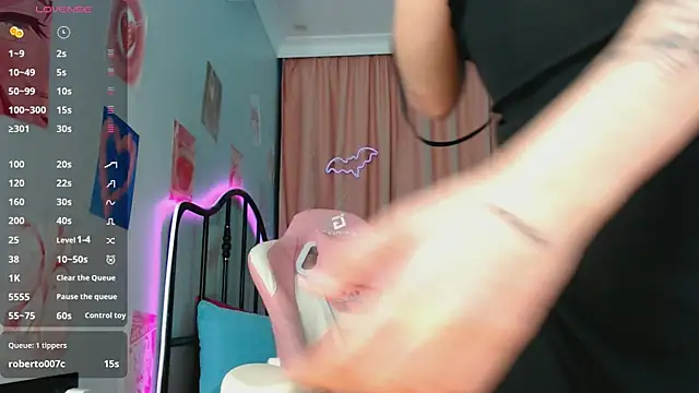 Cassie Scott online show from October 13, 8:53 pm