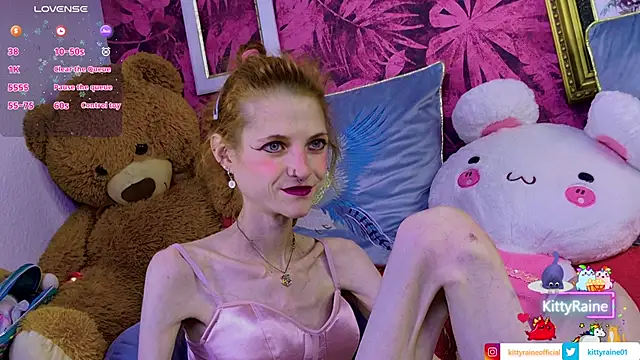 Snapshot of KittyRaine chatting on July 2, 12:33 pm KittyRaine online show from July 2, 12:33 pm