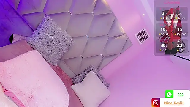 Snapshot of Nina_Keyli chatting on October 6, 7:33 pm Nina Keyli online show from October 6, 7:33 pm