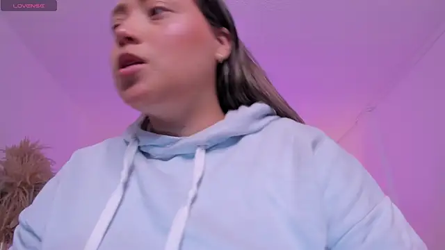 Snapshot of heidy_johns chatting on January 6, 3:21 am heidy johns online show from January 6, 3:21 am