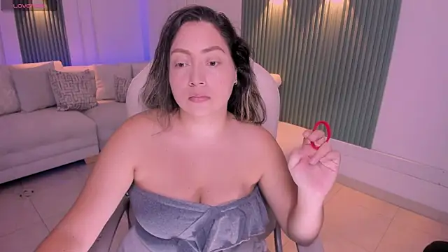 Snapshot of heidy_johns chatting on February 14, 3:36 am heidy johns online show from February 14, 3:36 am