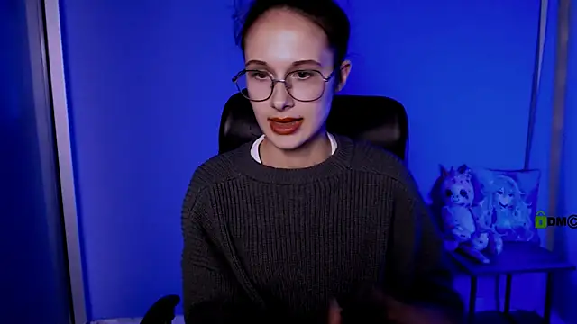 mona cloud online show from October 9, 7:45 pm