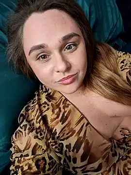 Juicy PeachLux online show from January 14, 6:13 pm