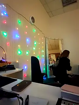 Juicy PeachLux online show from April 1, 2:36 pm