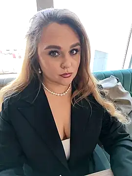 Juicy PeachLux online show from May 8, 6:08 am