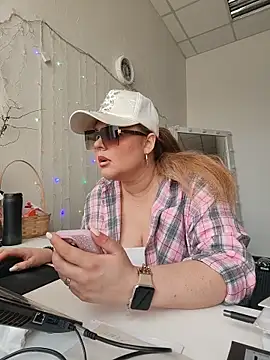 Juicy PeachLux online show from May 13, 5:49 am